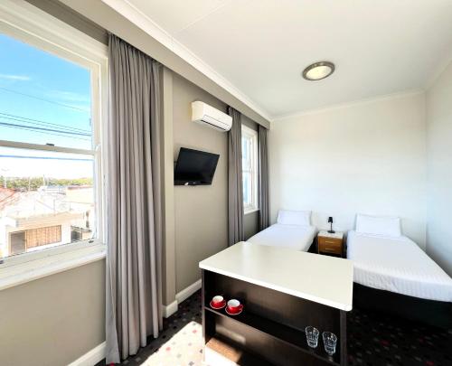 the sunnyside tavern broadmeadow