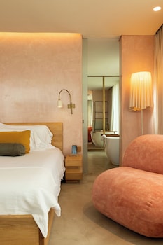 23 hotel