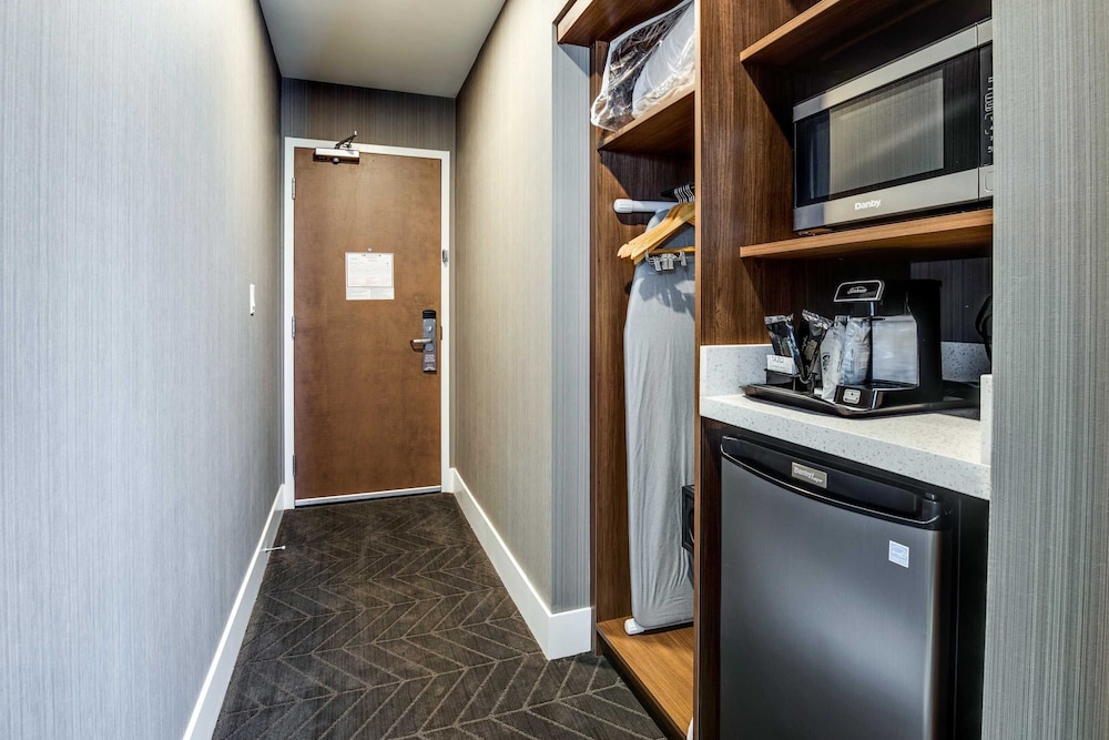 sandman signature saskatoon south hotel