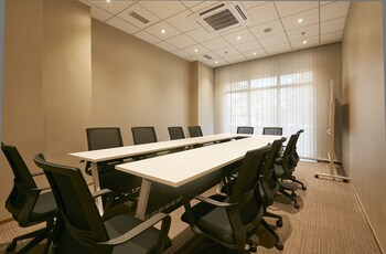 wishton hotel yangon