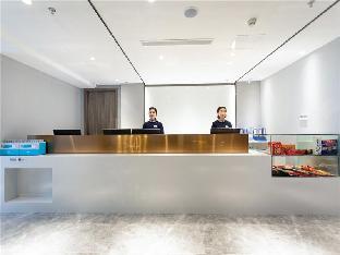 7 days premium north railway station north square