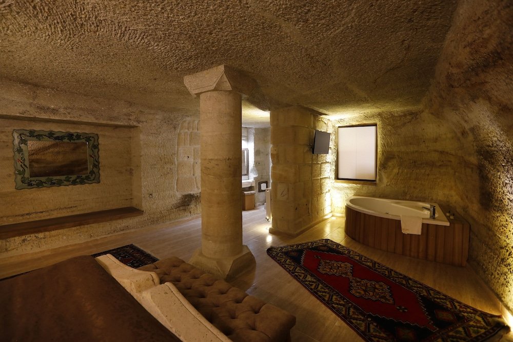 ada cave suites hotel