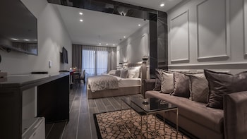 vivid blue serenity resort