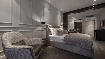 vivid blue serenity resort