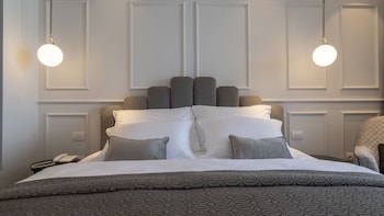 vivid blue serenity resort