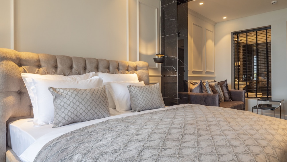 vivid blue serenity resort