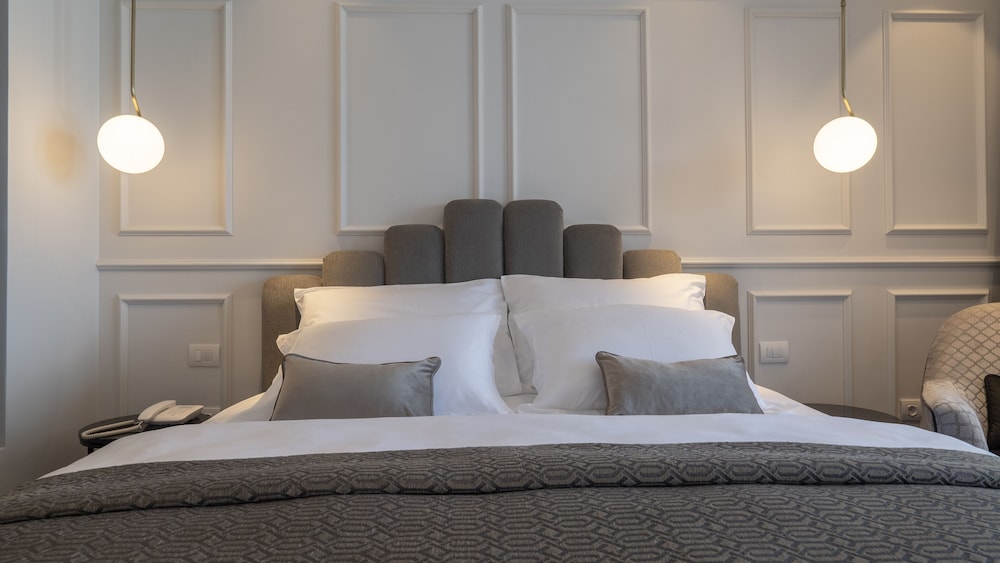 vivid blue serenity resort