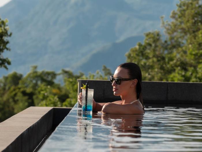 vivid blue serenity resort