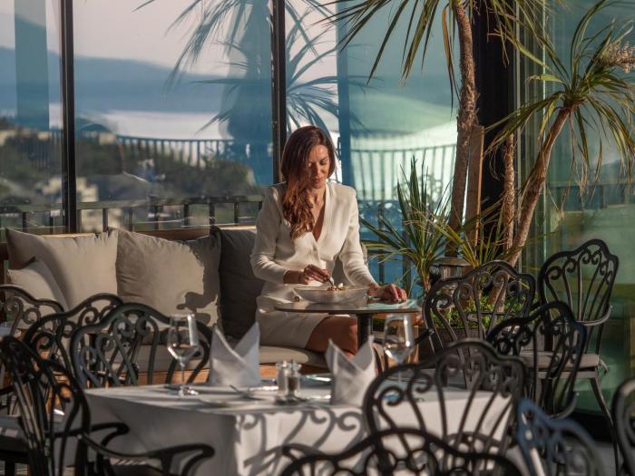 vivid blue serenity resort