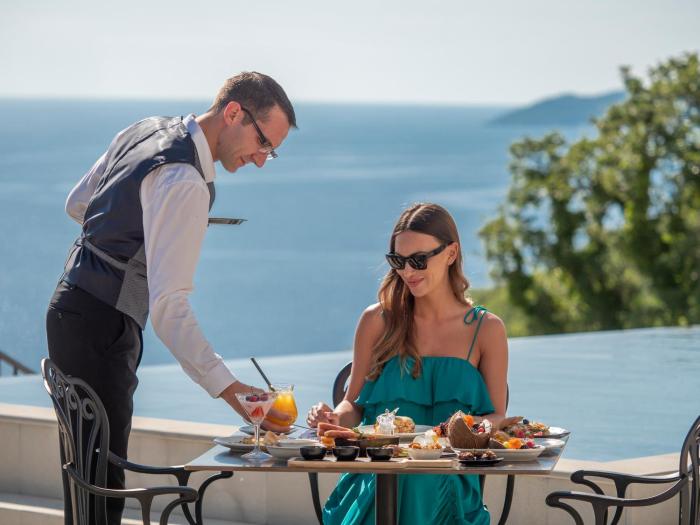 vivid blue serenity resort