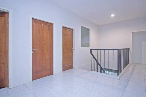 urooms tanah abang