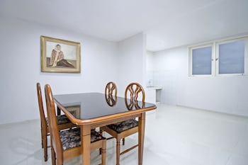 urooms tanah abang