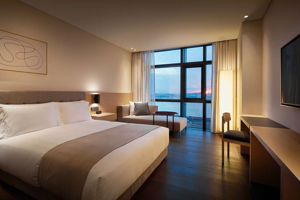 shilla stay seobusan gimhae airport