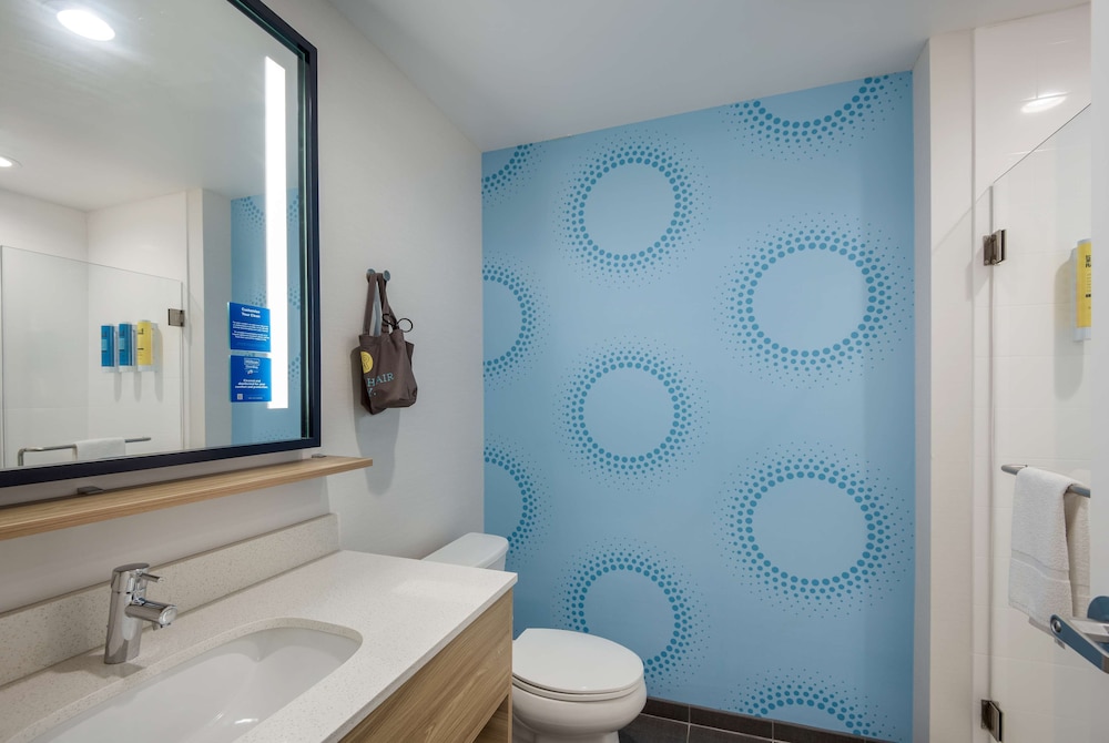 tru by hilton warsaw