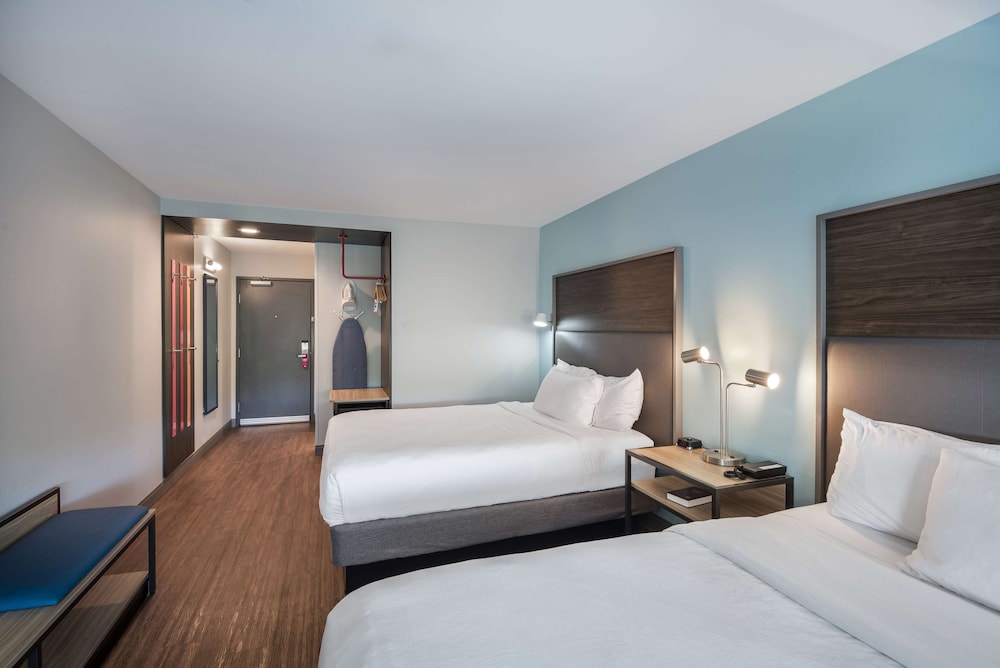 tru by hilton warsaw