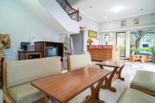 jasmine kayla guest house by reddoorz