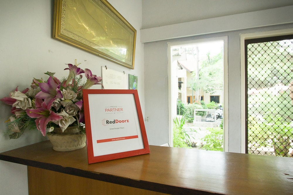 jasmine kayla guest house by reddoorz