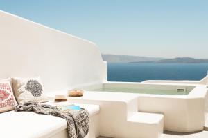 Armenaki Santorini,Oia>>Fira,4 star