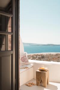 Armenaki Santorini,Oia>>Fira,4 star