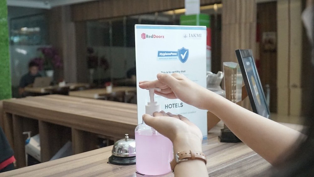 reddoorz plus harvest inn panakkukang