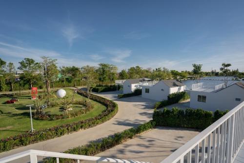 saksiam lakeside resort