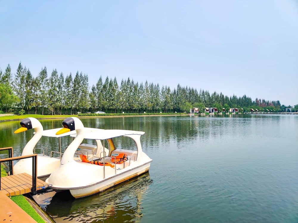saksiam lakeside resort