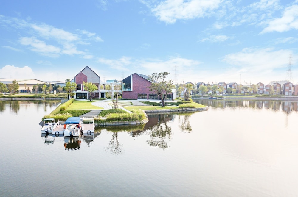saksiam lakeside resort