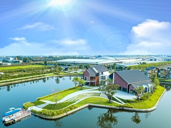 saksiam lakeside resort