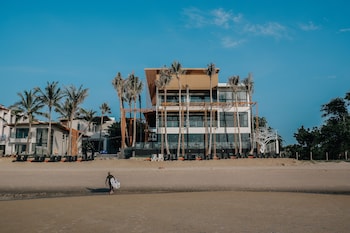 eco cozy beachfront resort chaam