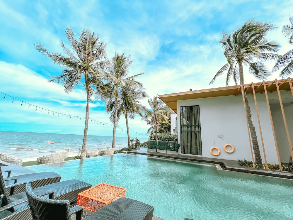 eco cozy beachfront resort chaam