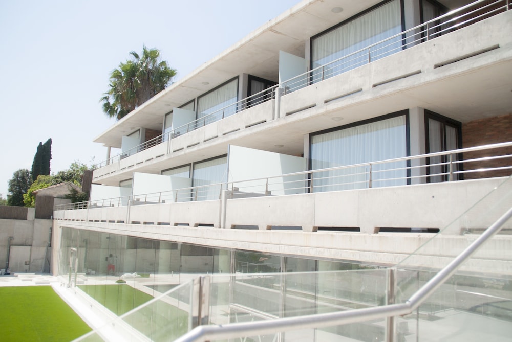 santa romana apartments and suites