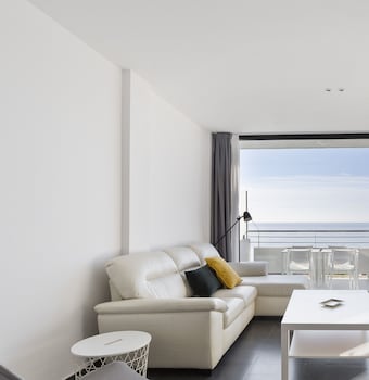 santa romana apartments and suites