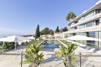 santa romana apartments and suites