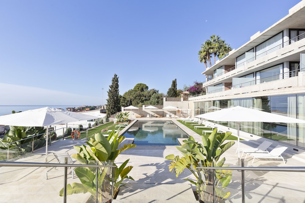 santa romana apartments and suites