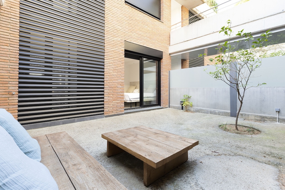 santa romana apartments and suites