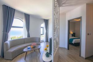 the cap hotel