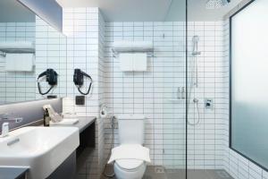 the quarter silom by uhg