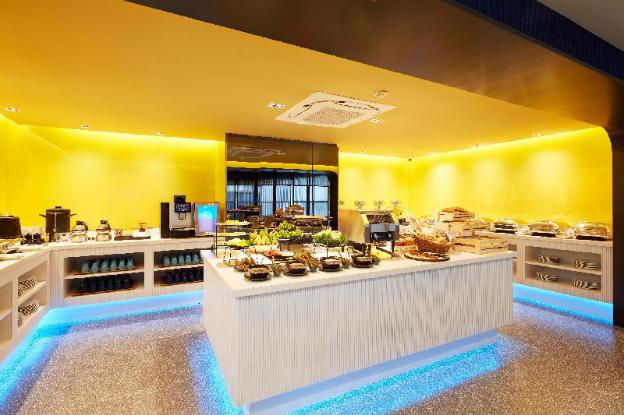 the quarter silom by uhg