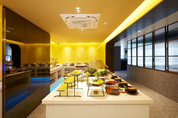 the quarter silom by uhg