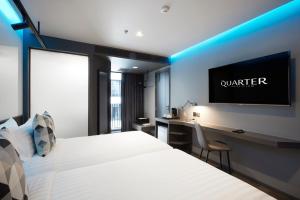 the quarter silom by uhg