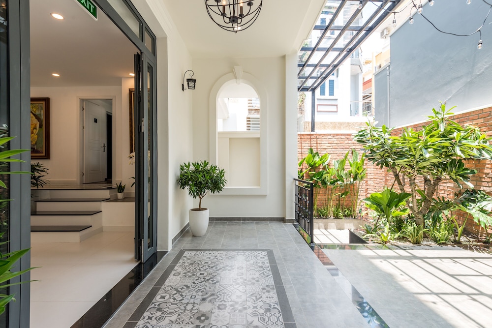 cozrum homes the gallery residence