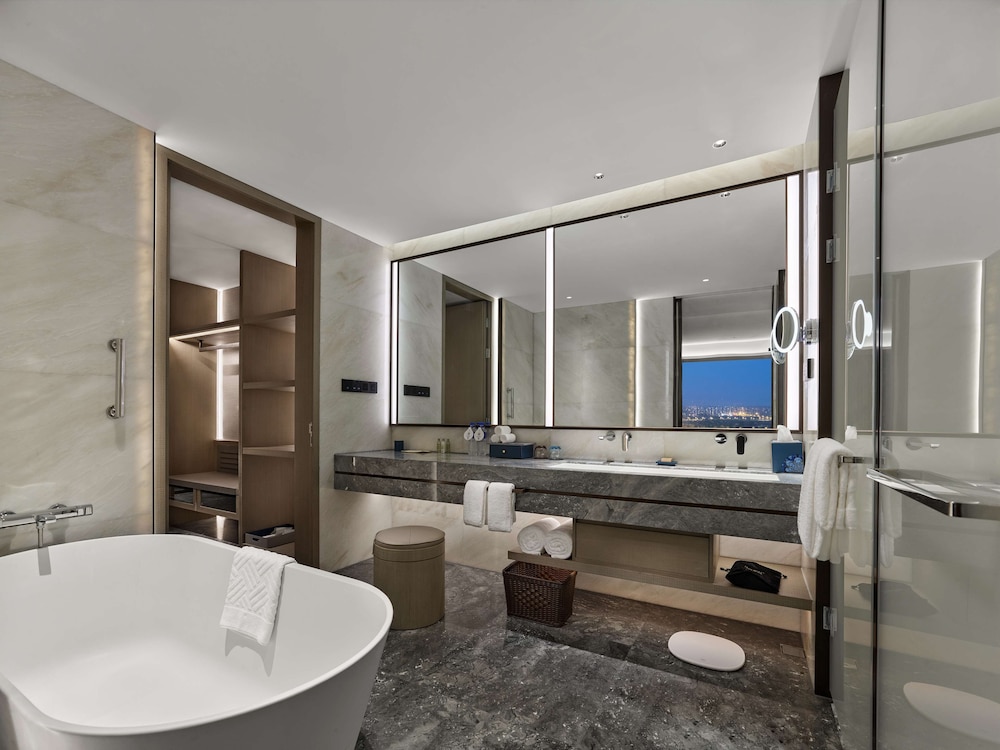 doubletree by hilton qidong china