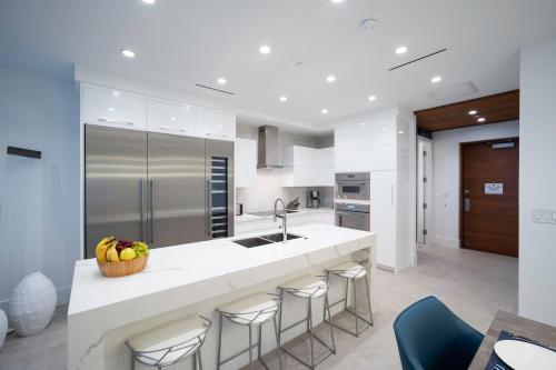 club suites at rum point