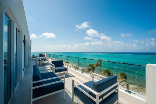 club suites at rum point