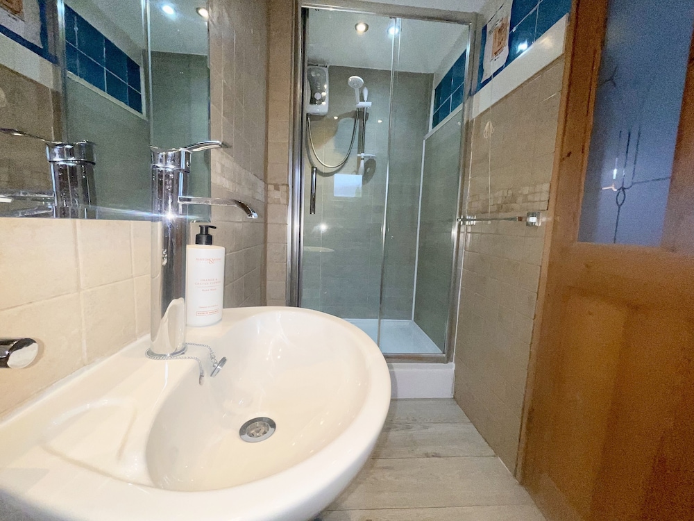 remarkable 1 bed house nearzip world snowdonia