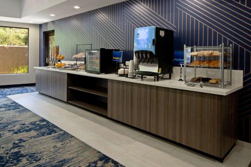 best western valencia six flags inn and suites