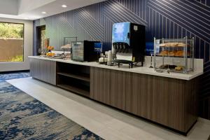 best western valencia six flags inn and suites