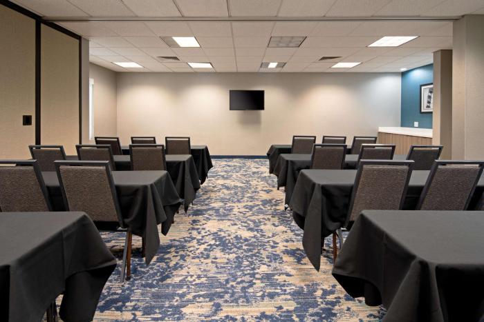 best western valencia six flags inn and suites