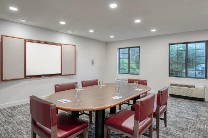 staybridge suites allentown bethlehem airport by ihg