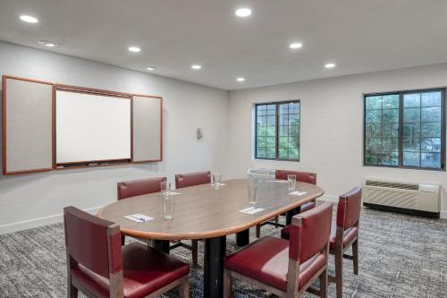 staybridge suites allentown bethlehem airport by ihg